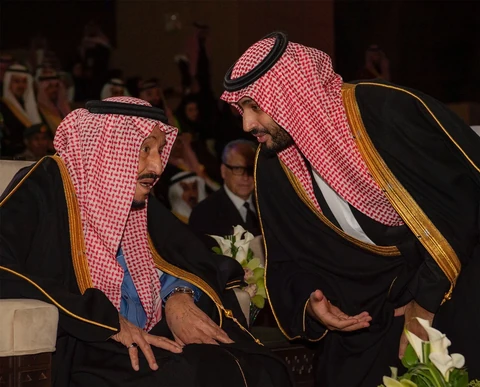 سيدي خادم الحرمين الشريفين يرعى وضع حجر الأساس لمشروع بوابة الدرعية