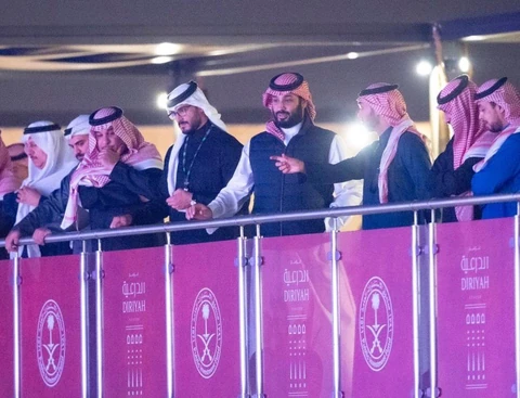سمو سيدي ولي العهد يزور ميدان الدرعية ويحضر نزال الملاكمة التاريخي