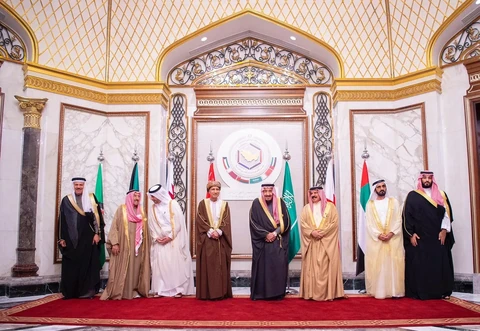 سيدي خادم الحرمين الشريفين يستقبل قادة دول مجلس التعاون