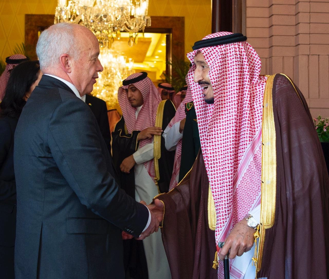 سيدي خادم الحرمين الشريفين يستقبل رئيس الاتحاد السويسري - Photo 1