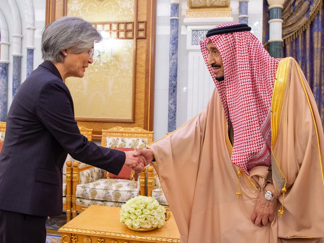 سيدي خادم الحرمين الشريفين يستقبل وزيرة خارجية كوريا الجنوبية - صورة 1