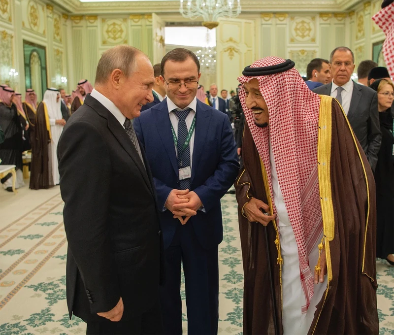 سيدي خادم الحرمين الشريفين وفخامة الرئيس الروسي في قصر اليمامة - Photo 15