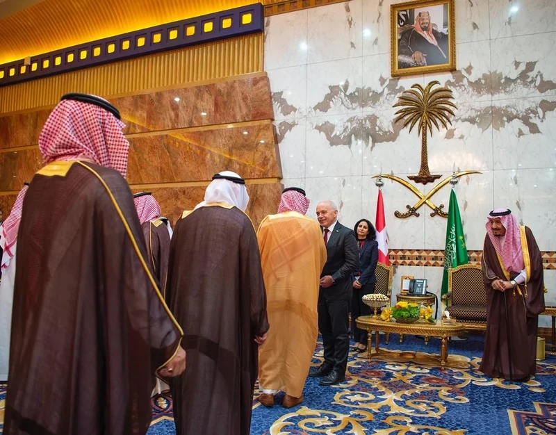 سيدي خادم الحرمين الشريفين يستقبل رئيس الاتحاد السويسري - Photo 14