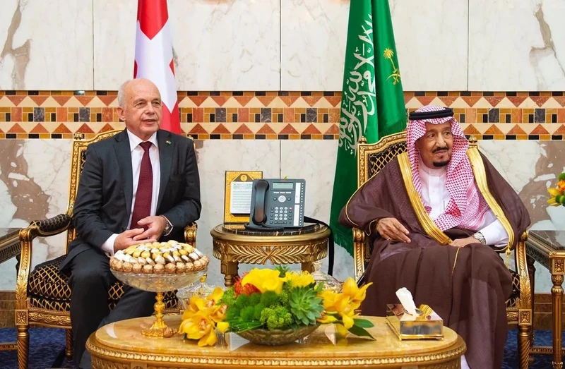 سيدي خادم الحرمين الشريفين يستقبل رئيس الاتحاد السويسري - Photo 17