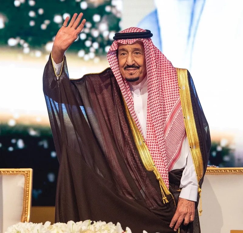 سيدي خادم الحرمين الشريفين يرعى حفل تكريم الفائزين بجائزة الملك خالد - Photo 21