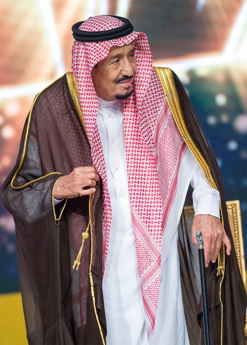 سيدي خادم الحرمين الشريفين يرعى حفل تكريم الفائزين بجائزة الملك خالد - Photo 28