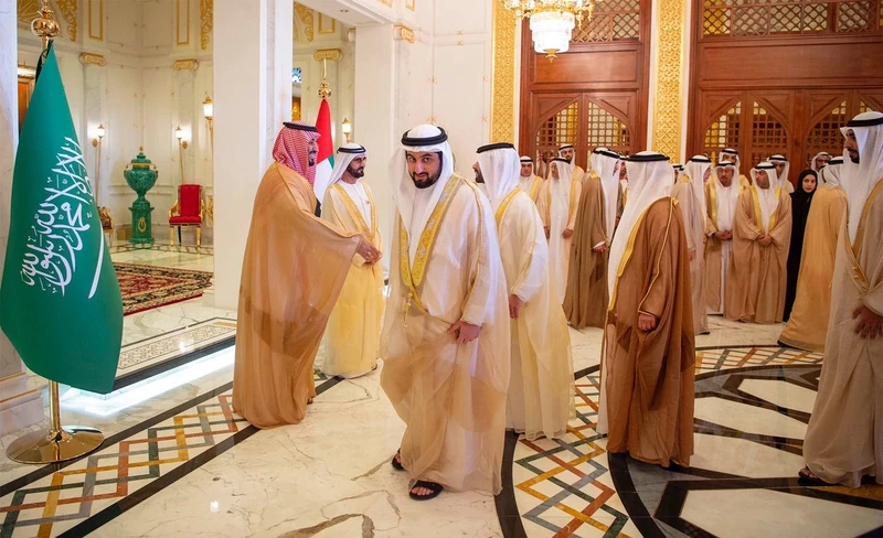 سمو سيدي ولي العهد يلتقي الشيخ محمد بن راشد آل مكتوم - صورة 9