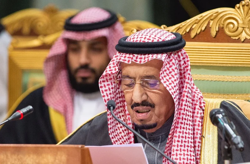 سيدي خادم الحرمين الشريفين يستقبل قادة دول مجلس التعاون - صورة 24