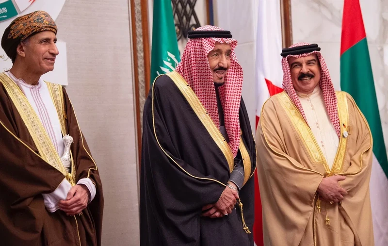 سيدي خادم الحرمين الشريفين يستقبل قادة دول مجلس التعاون - صورة 37