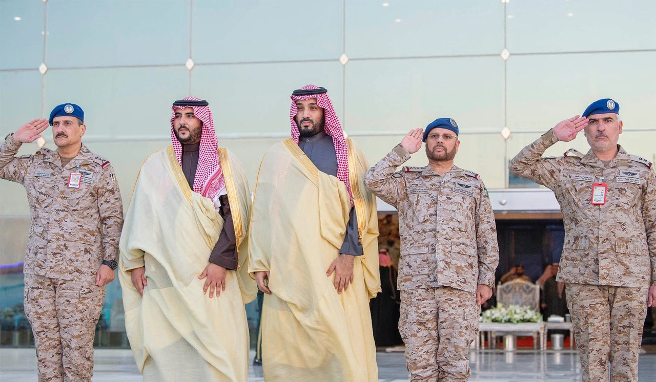 سمو سيدي ولي العهد يرعى حفل تخريج طلبة كلية الملك فيصل الجوية - Photo 1
