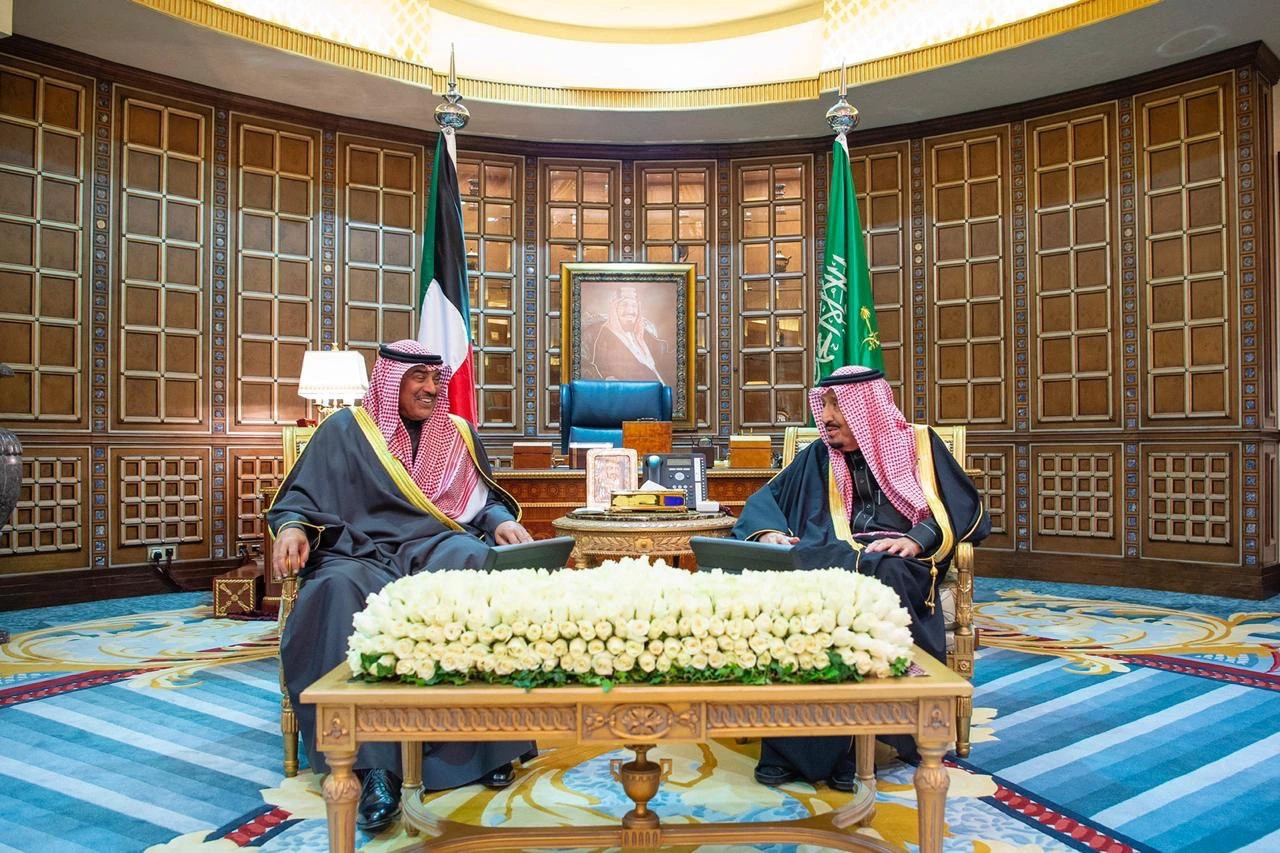 سيدي خادم الحرمين الشريفين يستقبل سمو رئيس مجلس الوزراء الكويتي - Photo 1