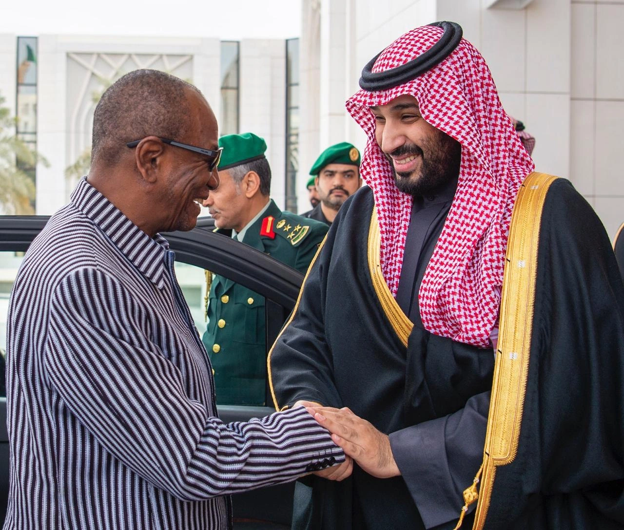 سمو سيدي ولي العهد يجتمع مع رئيس جمهورية غينيا كوناكري - Photo 1