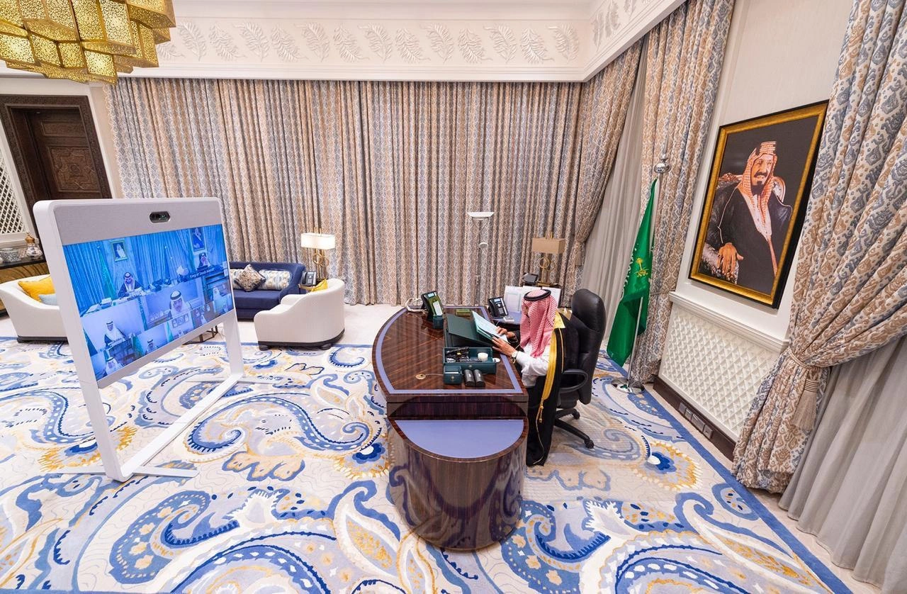 سيدي خادم الحرمين الشريفين يرأس جلسة مجلس الوزراء عبر الاتصال المرئي - Photo 1