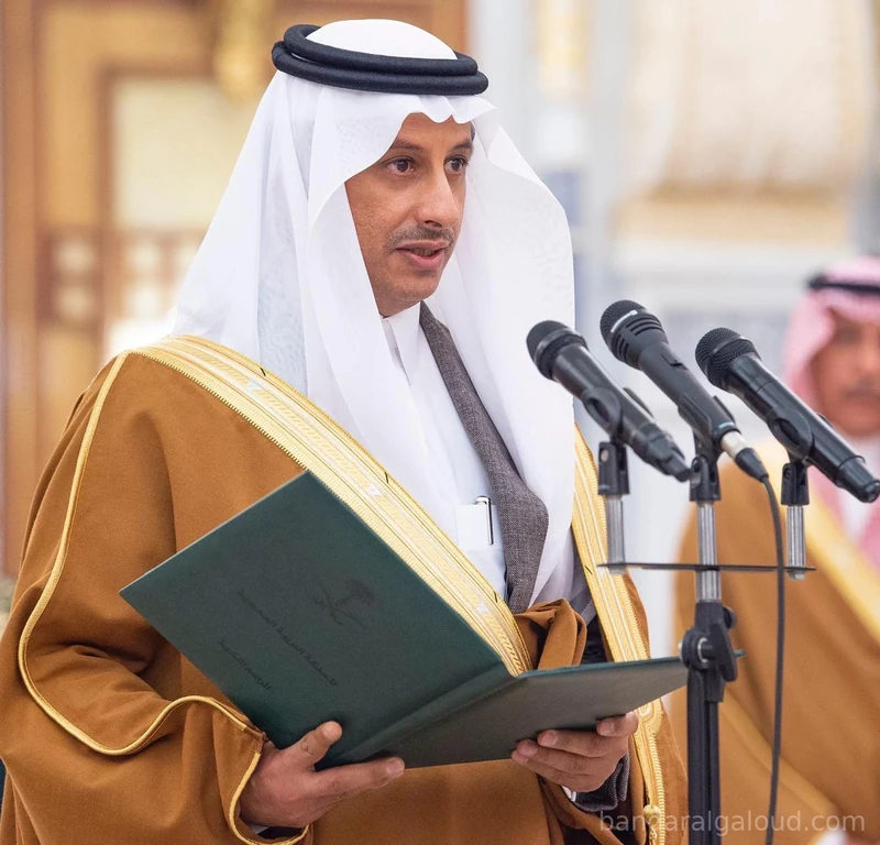 أمام سيدي خادم الحرمين الشريفين، سمو وزير الرياضة ووزيرا السياحة والاستثمار يؤدون القسم - صورة 2