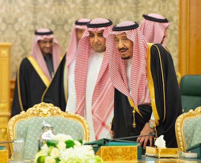 سيدي خادم الحرمين الشريفين يرأس جلسة مجلس الوزراء - Photo 3