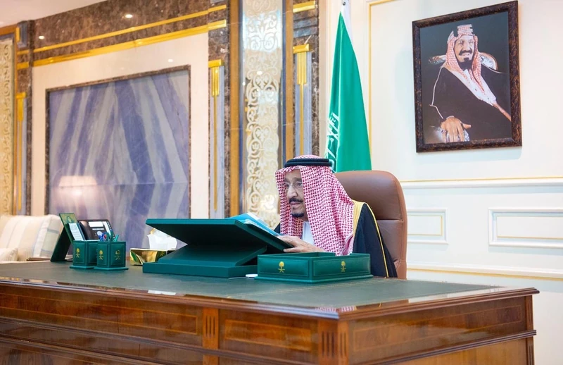 سيدي خادم الحرمين الشريفين يرأس جلسة مجلس الوزراء من المستشفى - Photo 4