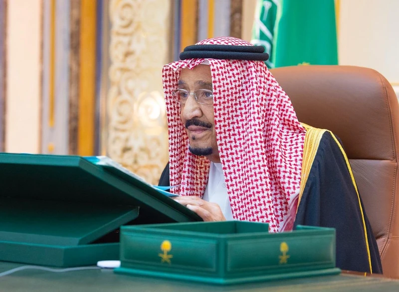 سيدي خادم الحرمين الشريفين يرأس جلسة مجلس الوزراء من المستشفى - Photo 5