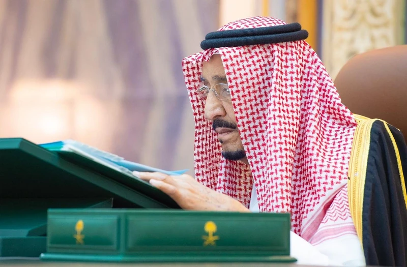 سيدي خادم الحرمين الشريفين يرأس جلسة مجلس الوزراء من المستشفى - Photo 6