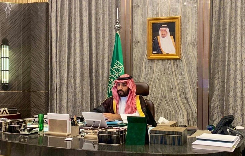 سيدي خادم الحرمين الشريفين يرأس جلسة مجلس الوزراء عبر الاتصال المرئي - صورة 2