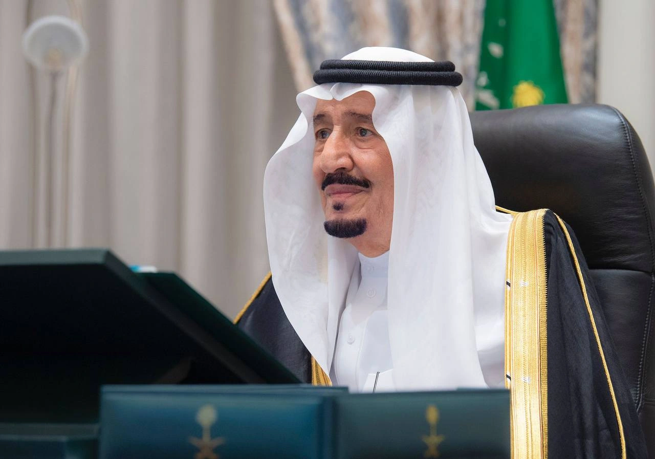سيدي خادم الحرمين الشريفين يرأس جلسة مجلس الوزراء عبر الاتصال المرئي - Photo 1