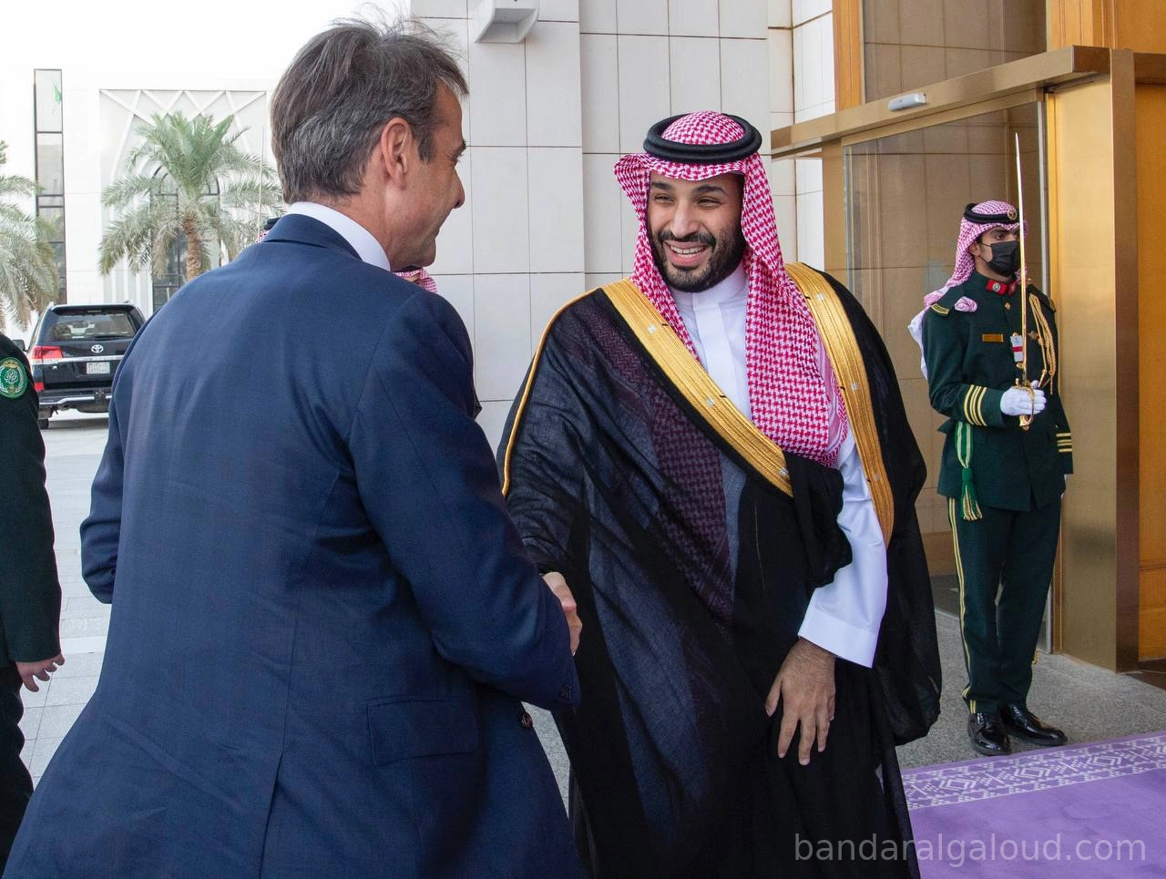 سمو سيدي ولي العهد يلتقي رئيس وزراء اليونان لتعزيز آفاق التعاون - Photo 1
