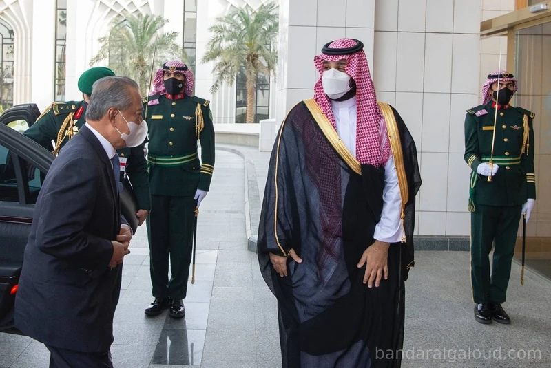 سمو سيدي ولي العهد يجتمع مع رئيس الوزراء الماليزي - صورة 2