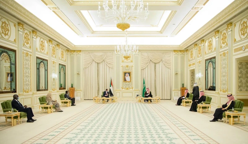 سمو سيدي ولي العهد يجتمع مع دولة رئيس الوزراء السوداني - Photo 6