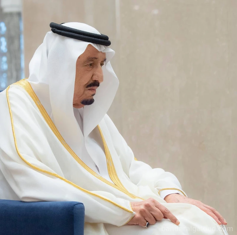 سيدي خادم الحرمين الشريفين يؤدي صلاة عيد الفطر المبارك - صورة 6