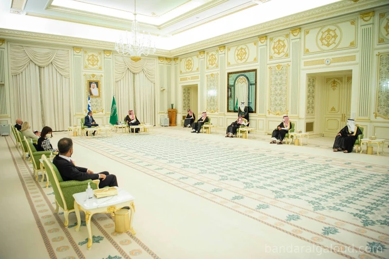 سمو سيدي ولي العهد يلتقي رئيس وزراء اليونان لتعزيز آفاق التعاون - Photo 3