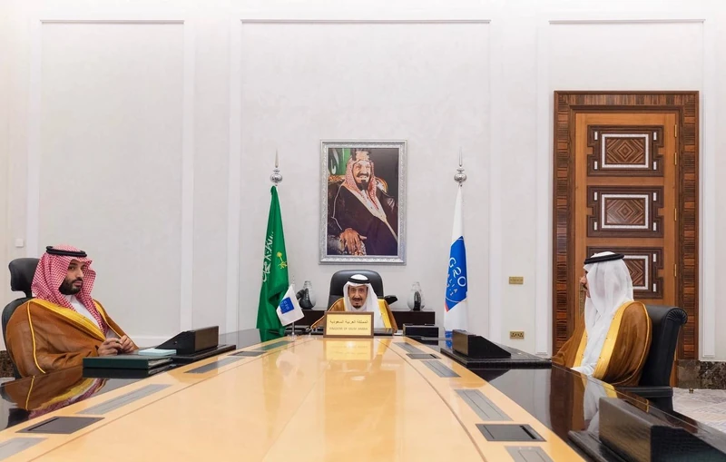 سيدي خادم الحرمين الشريفين يرأس وفد المملكة لقمة قادة مجموعة العشرين بروما - Photo 3
