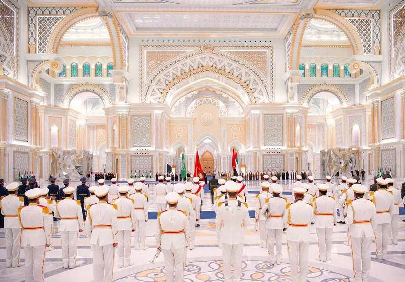 مراسم استقبال رسمية لسمو سيدي ولي العهد في قصر الوطن في العاصمة الإماراتية أبوظبي بمناسبة زيارته الرسمية - Photo 7