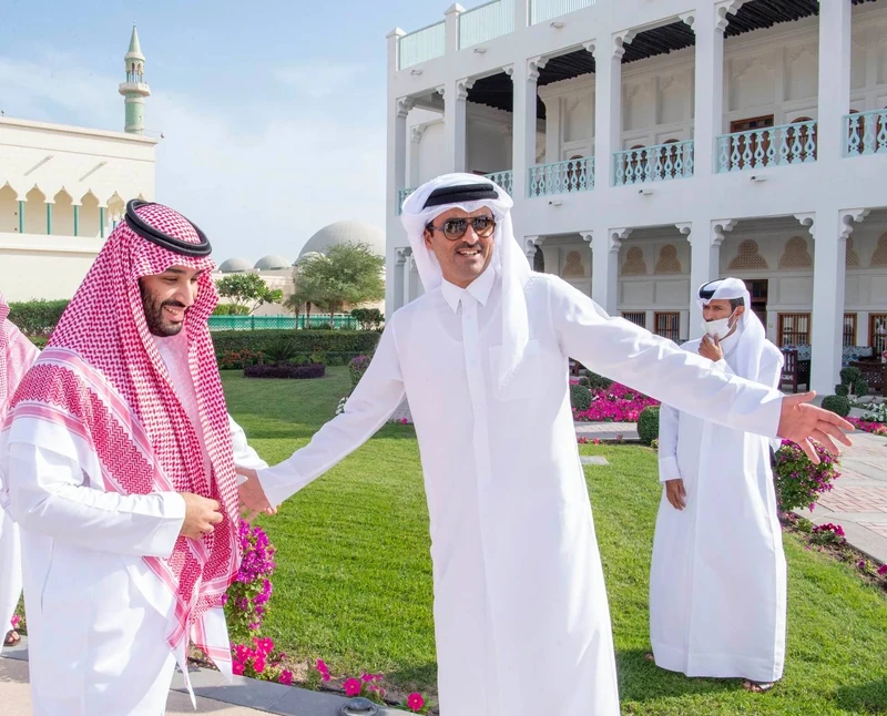 سمو سيدي ولي العهد وسمو أمير دولة قطر يزوران استاد لوسيل في الدوحة - Photo 2