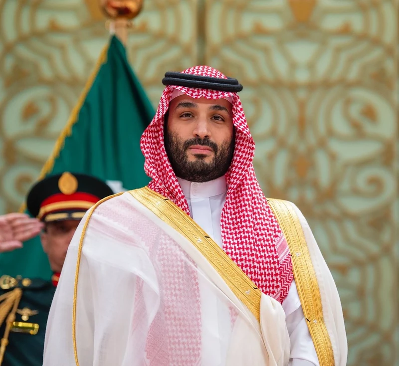 سمو سيدي ولي العهد يصل دولة الكويت وفي مقدمة مستقبليه سمو ولي عهد الكويت - صورة 7