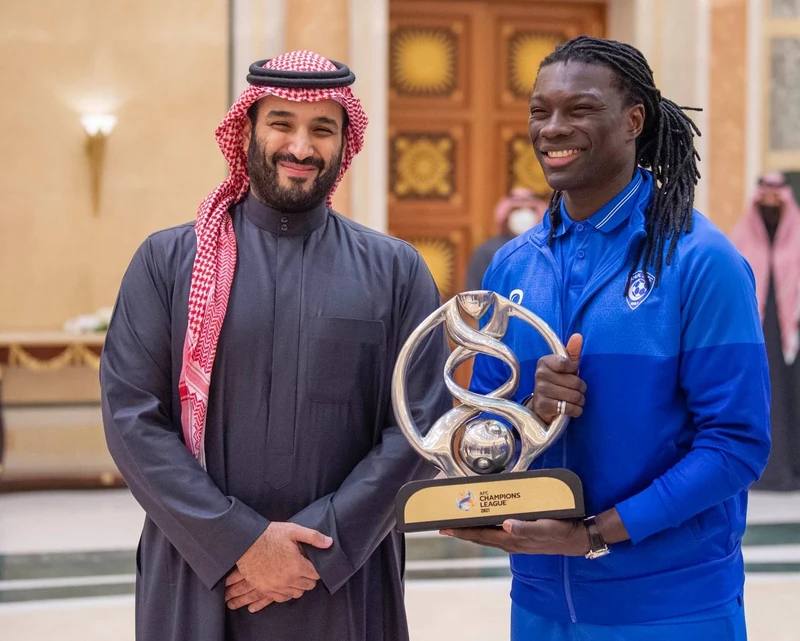 سمو سيدي ولي العهد يستقبل سمو وزير الرياضة ورئيس الاتحاد السعودي لكرة القدم، ورئيس وأعضاء مجلس إدارة نادي الهلال - صورة 12