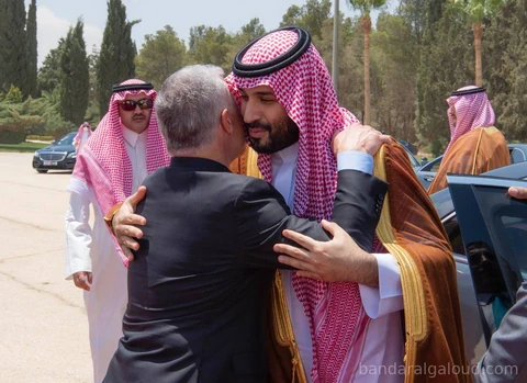 سمو سيدي ولي العهد يغادر العاصمة الأردنية عمان وفي مقدمة مودعيه جلالة ملك الأردن