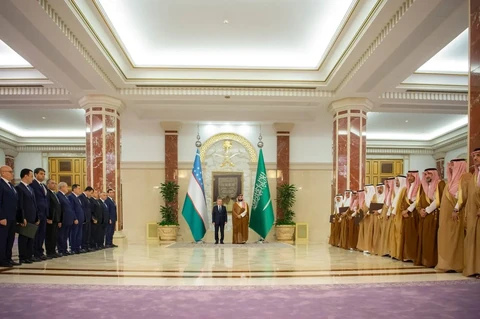 سمو سيدي ولي العهد ورئيس أوزبكستان يشهدان تبادل الاتفاقيات ومذكرات التفاهم بين البلدين