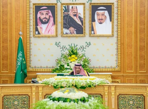 سيدي خادم الحرمين الشريفين يرأس جلسة مجلس الوزراء بالرياض