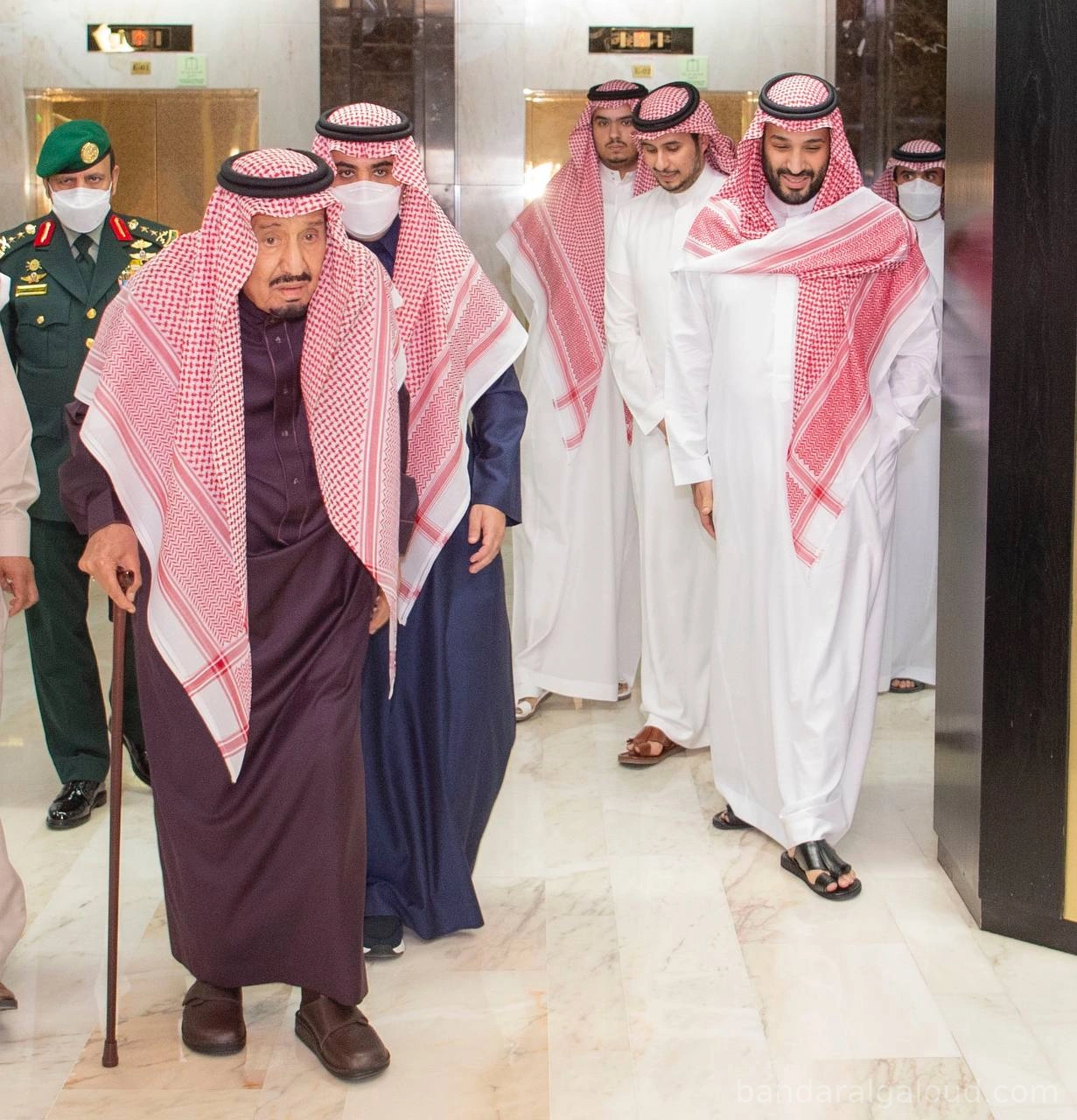 سيدي خادم الحرمين الشريفين يغادر المستشفى بعد نجاح الفحوصات الطبية - Photo 1