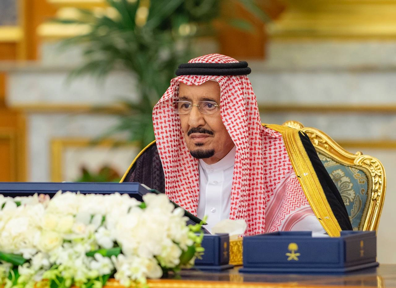 سيدي خادم الحرمين الشريفين يرأس جلسة مجلس الوزراء في قصر السلام بجدة - Photo 1