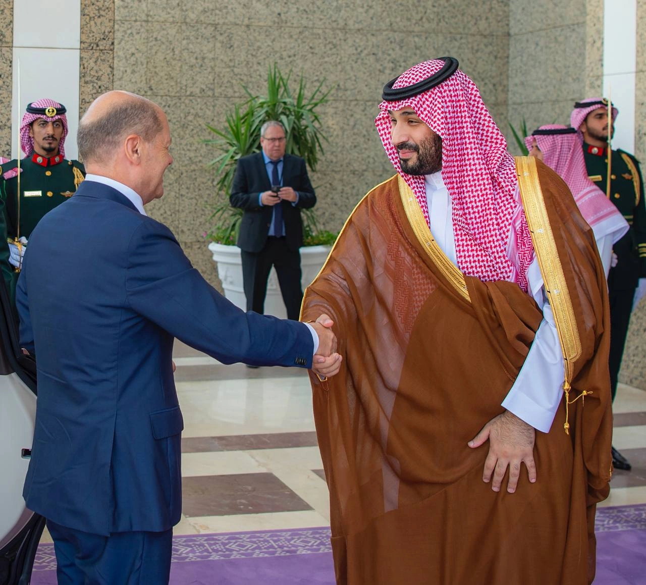 سمو سيدي ولي العهد يستقبل المستشار الألماني في قصر السلام بجدة - صورة 1