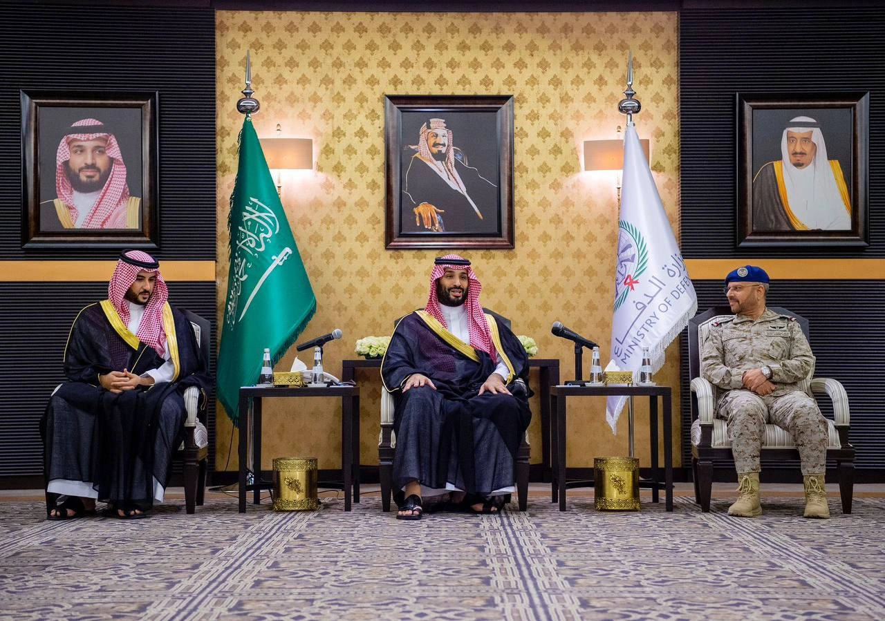 سمو سيدي ولي العهد يلتقي سمو وزير الدفاع وقيادات الوزارة - صورة 1