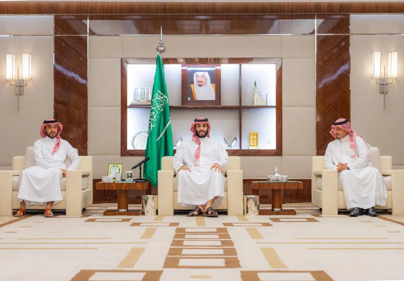 سمو سيدي ولي العهد يستقبل لاعبي المنتخب السعودي المشاركين في كأس العالم - صورة 1