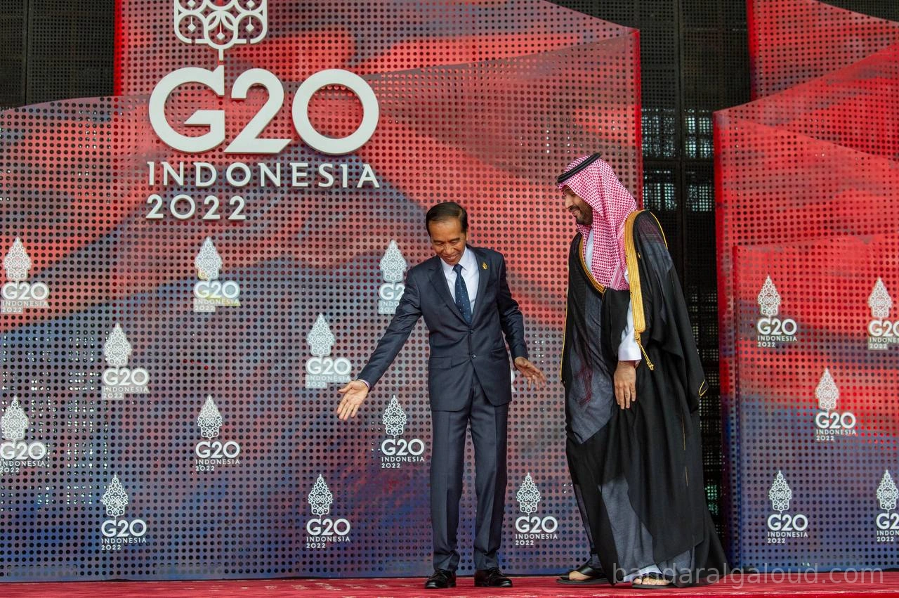 سمو سيدي ولي العهد يصل قمة مجموعة العشرين وفخامة رئيس إندونيسيا في استقباله - صورة 1
