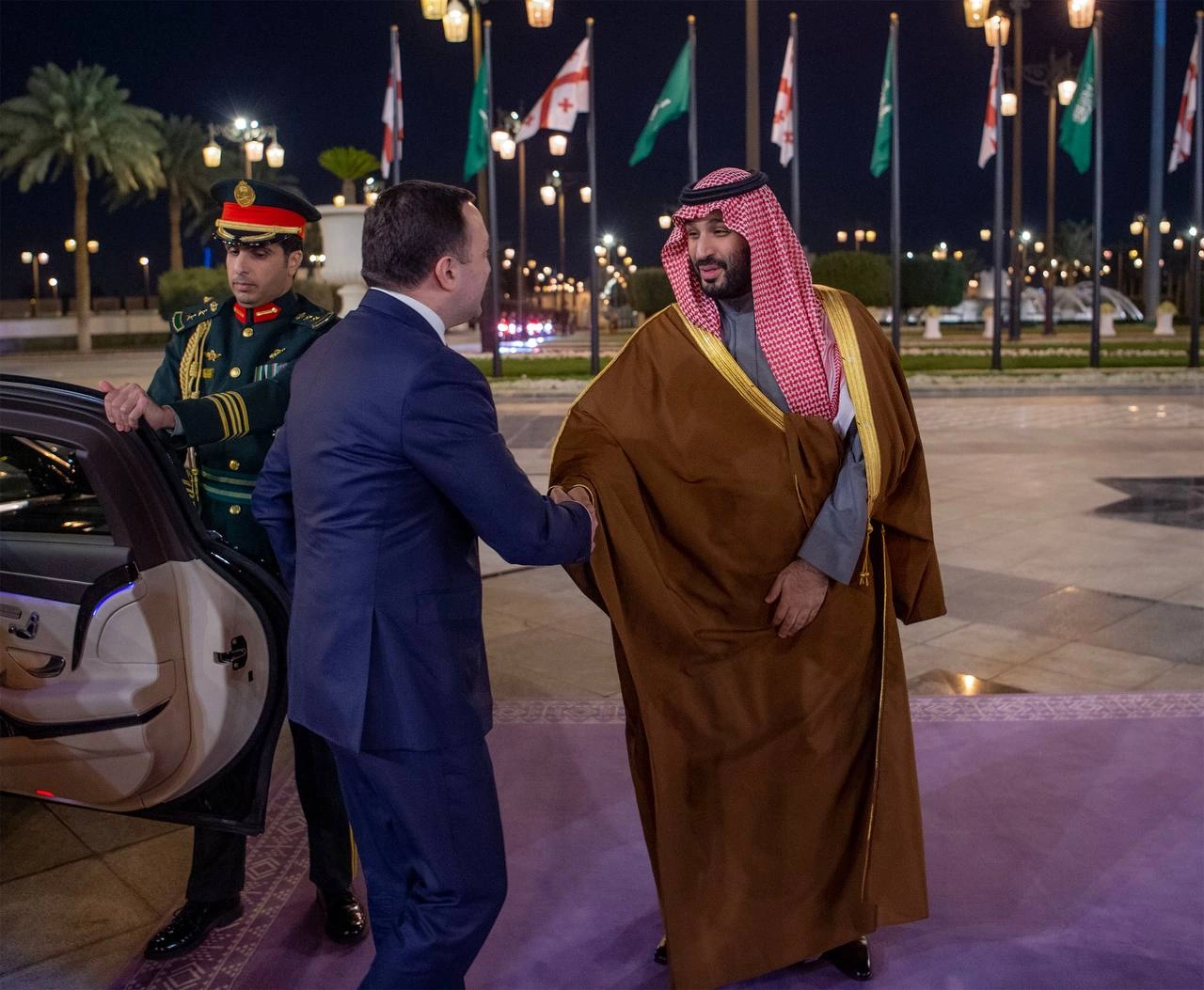 سمو سيدي ولي العهد يستقبل دولة رئيس وزراء جورجيا في الرياض - صورة 1