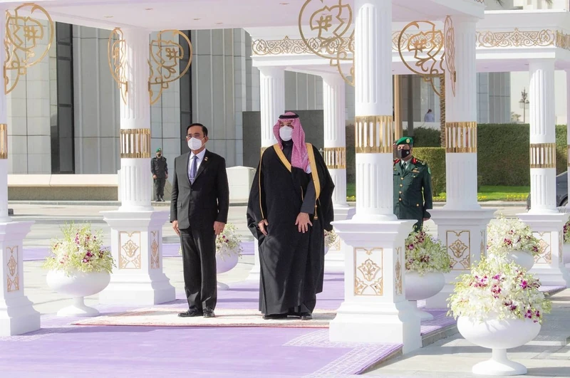 سمو سيدي ولي العهد يستقبل رئيس الوزراء وزير الدفاع في تايلند - صورة 9