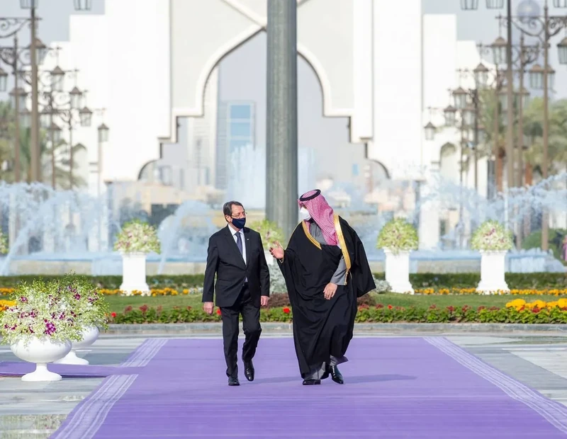 سمو سيدي ولي العهد يستقبل فخامة رئيس قبرص وقد أجريت لفخامته مراسم استقبال رسمية - صورة 13