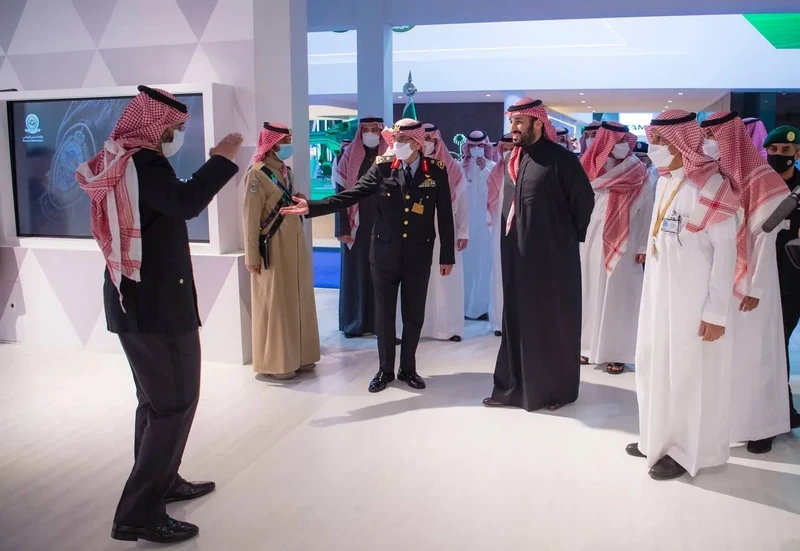 سمو سيدي ولي العهد يدشن معرض الدفاع العالمي نيابة عن سيدي خادم الحرمين الشريفين - صورة 11