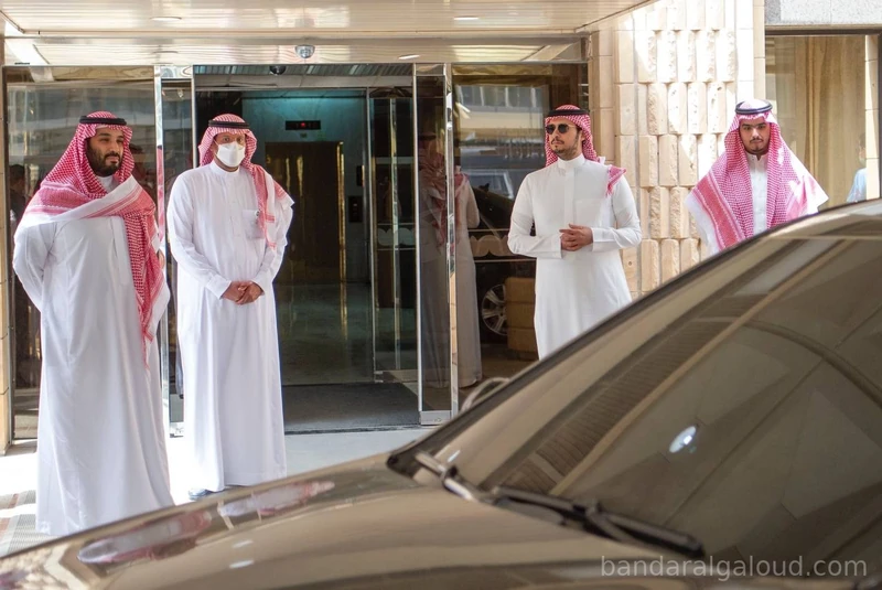 سيدي خادم الحرمين الشريفين يغادر المستشفى بعد نجاح الفحوصات الطبية - Photo 2