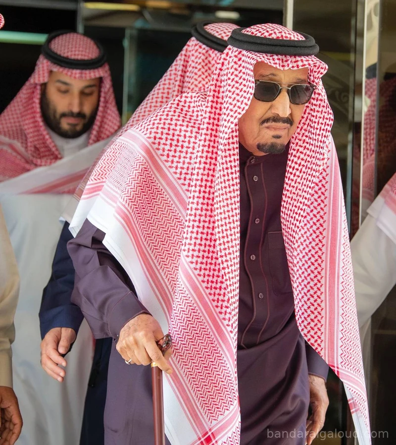 سيدي خادم الحرمين الشريفين يغادر المستشفى بعد نجاح الفحوصات الطبية - Photo 3