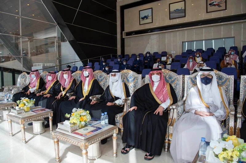 سمو سيدي ولي العهد يرعى حفل تخريج الدفعة 101 من طلبة كلية الملك فيصل الجوية - صورة 3